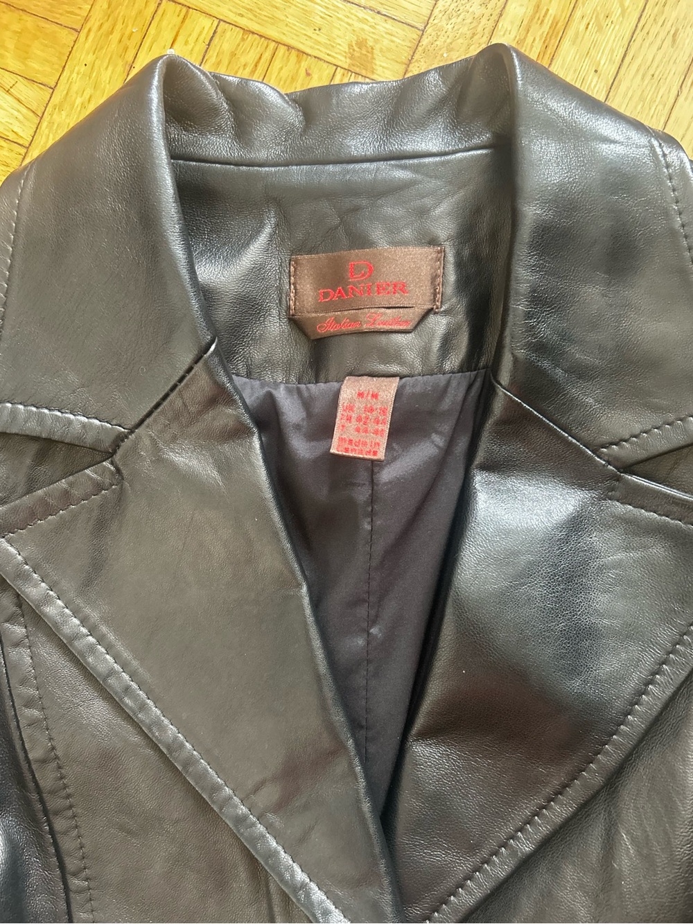 Danier Italian Leather Black Tailored Blazer Jacket Genuine Leather M